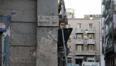 Silenzi e decadenza: viaggio nella ''zona Tribunale'' del quartiere Libert di Bari